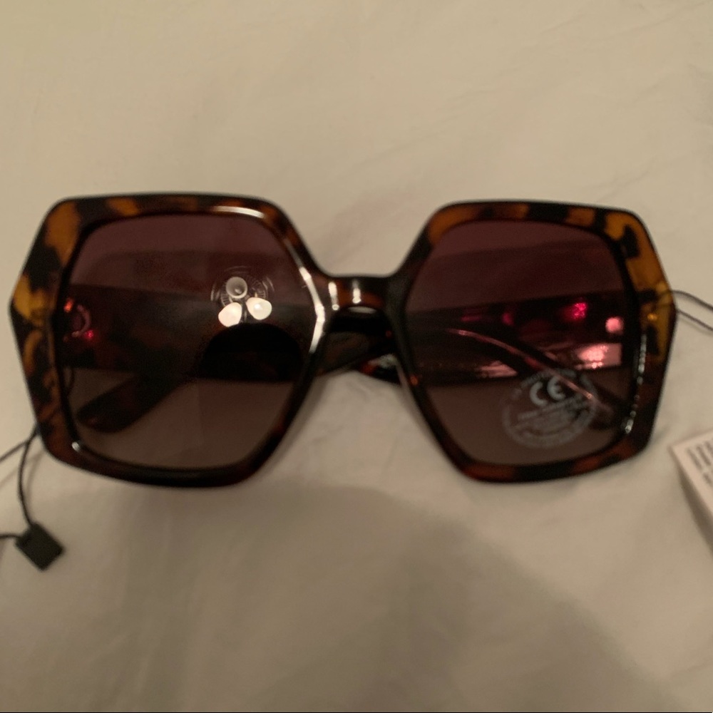 ASOS sunglasses - Picture 5 of 7